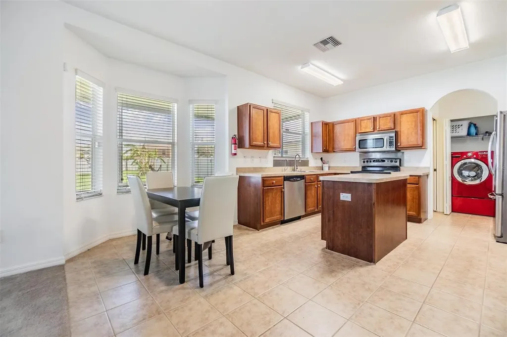 8219 Canterbury Lake Boulevard Tampa FL 33619