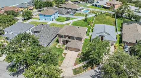 8219 Canterbury Lake Boulevard Tampa FL 33619