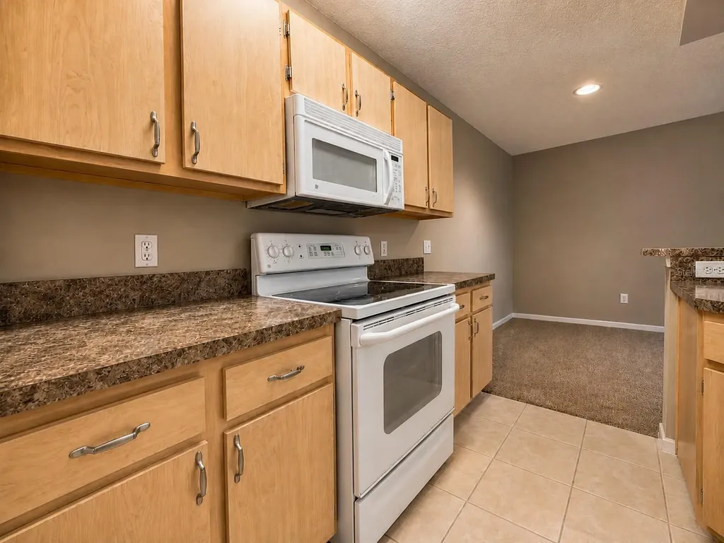 802 Crest Pines Drive Orlando FL 32828