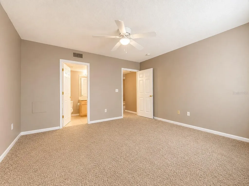802 Crest Pines Drive Orlando FL 32828