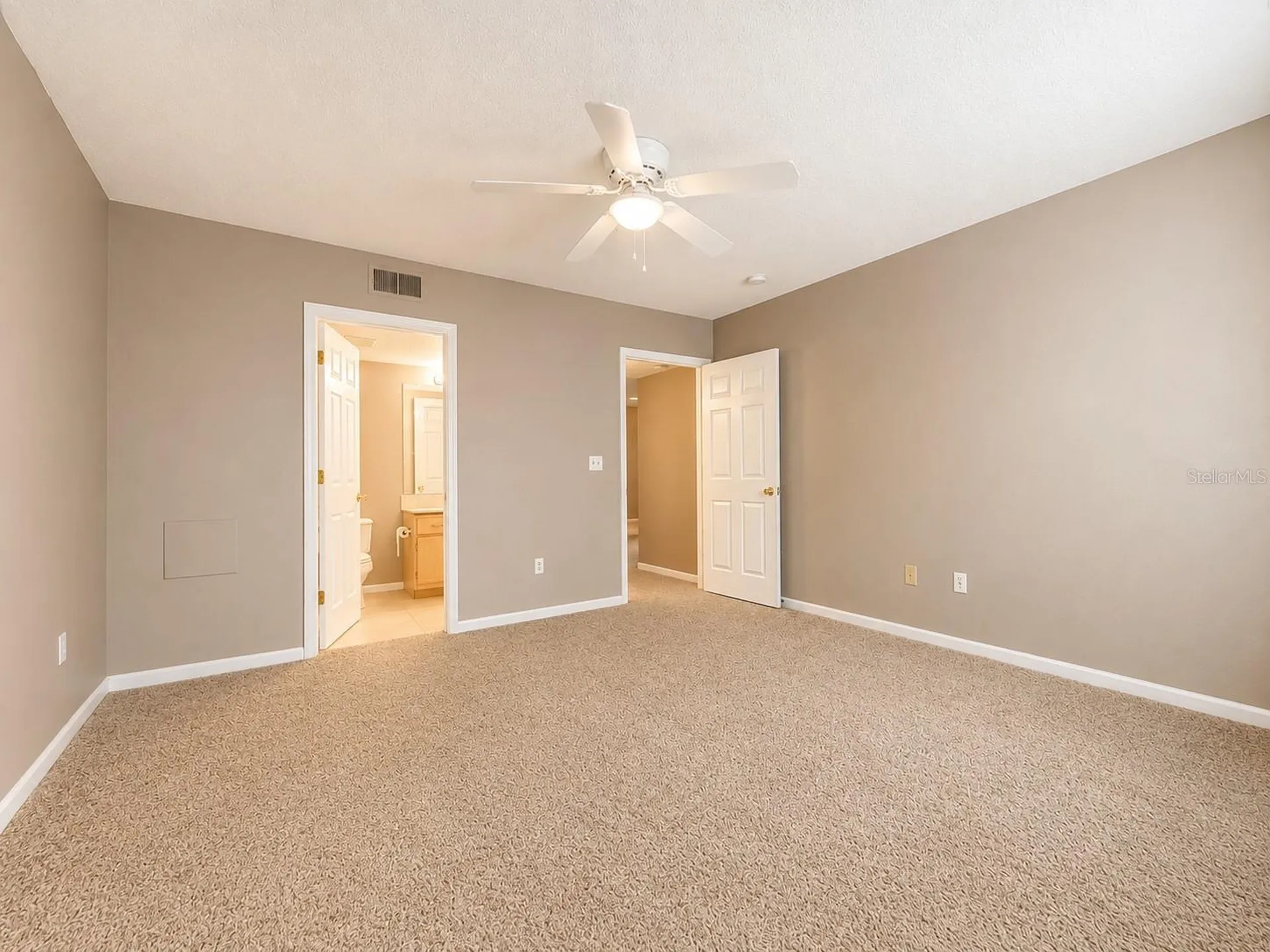 802 Crest Pines Drive Orlando FL 32828