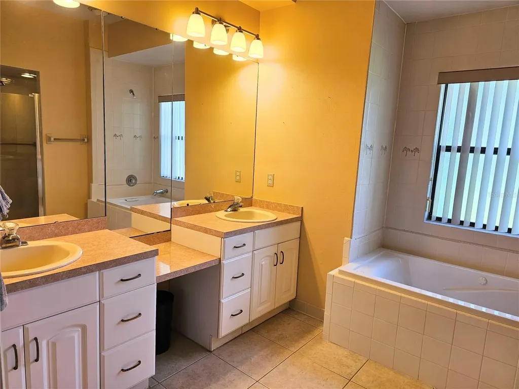 1850 Chaucer Way Kissimmee FL 34744