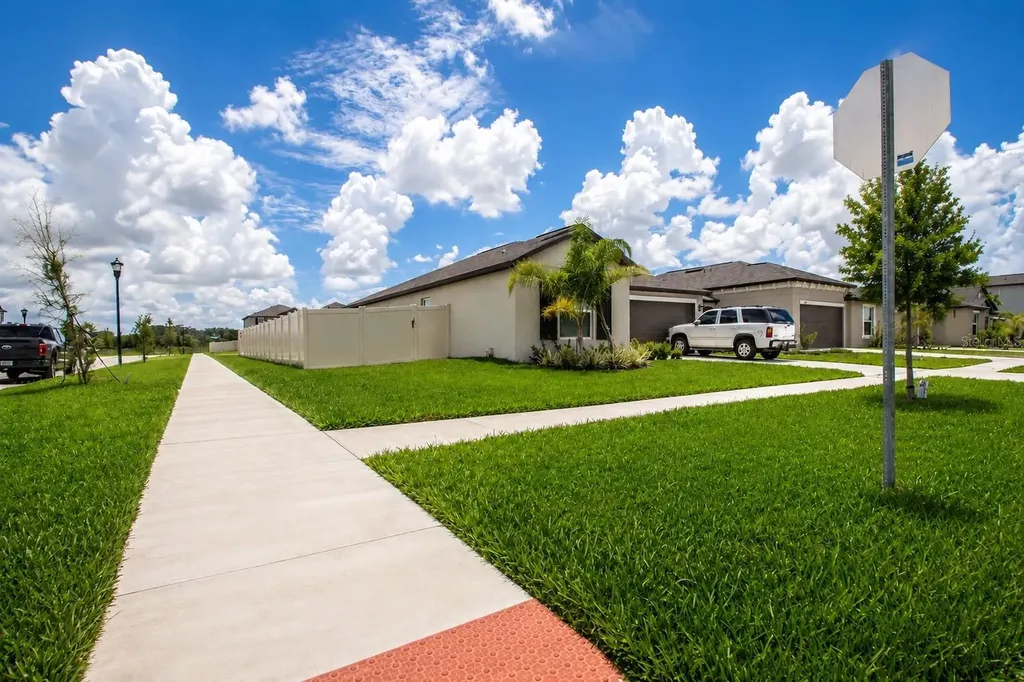 13191 Garnet Raspberry Avenue Wimauma FL 33598