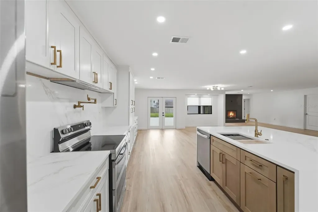 107 S High Street Lake Mary FL 32746