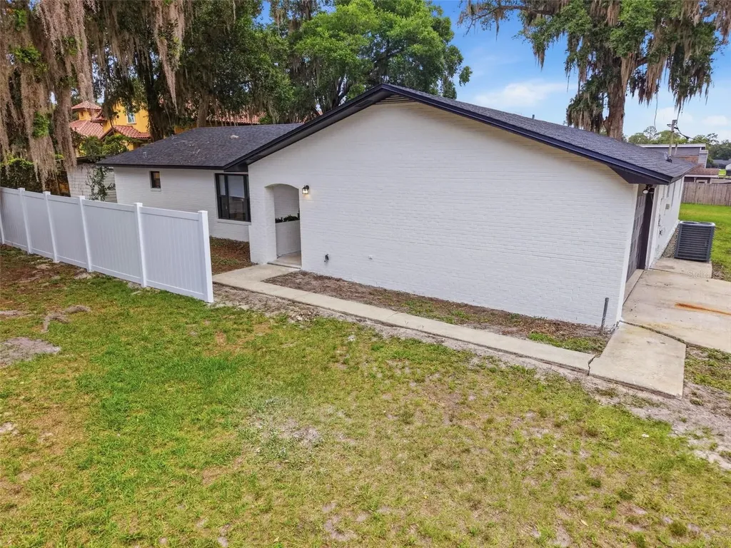 107 S High Street Lake Mary FL 32746