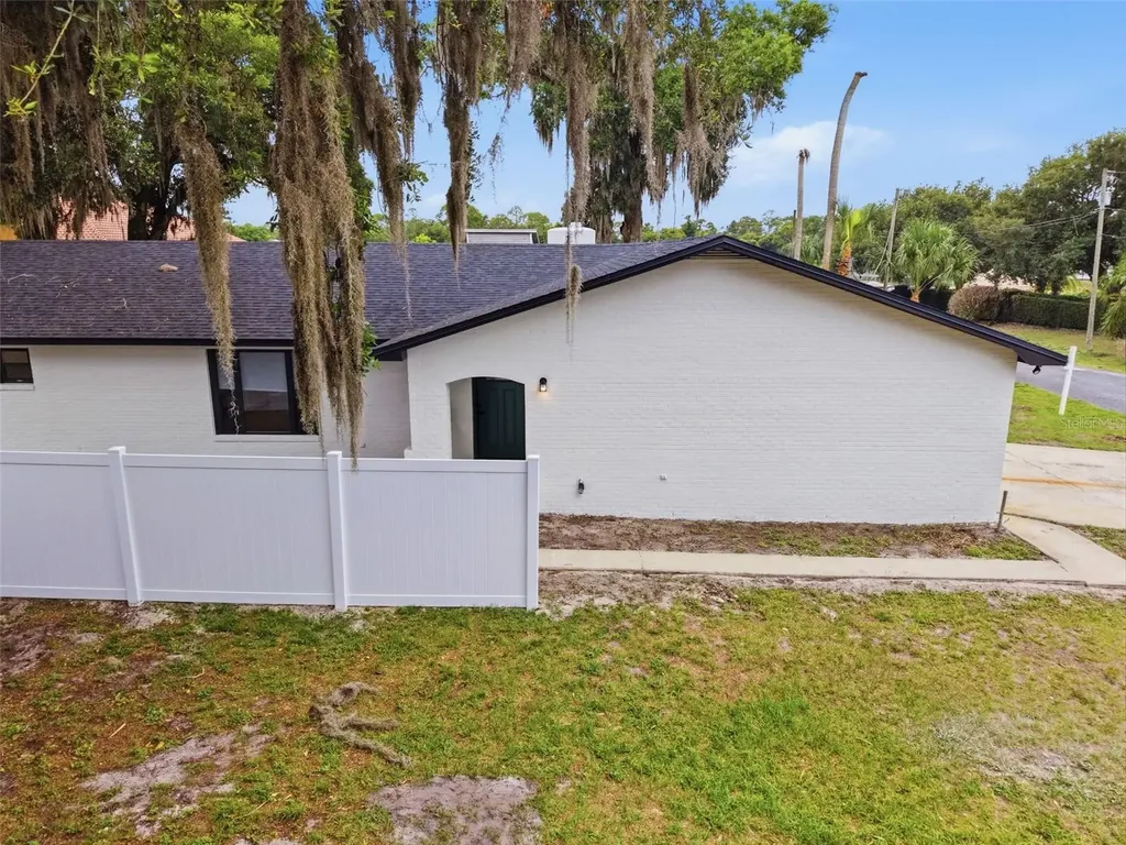 107 S High Street Lake Mary FL 32746