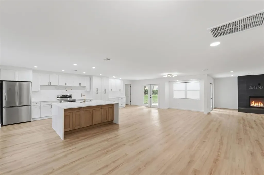 107 S High Street Lake Mary FL 32746