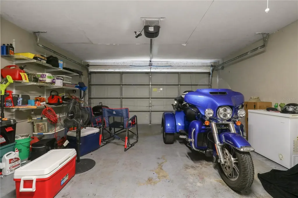 1381 Cr 446a Lake Panasoffkee FL 33538