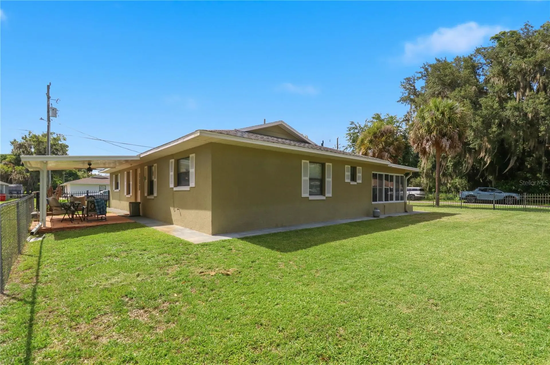 1381 Cr 446a Lake Panasoffkee FL 33538