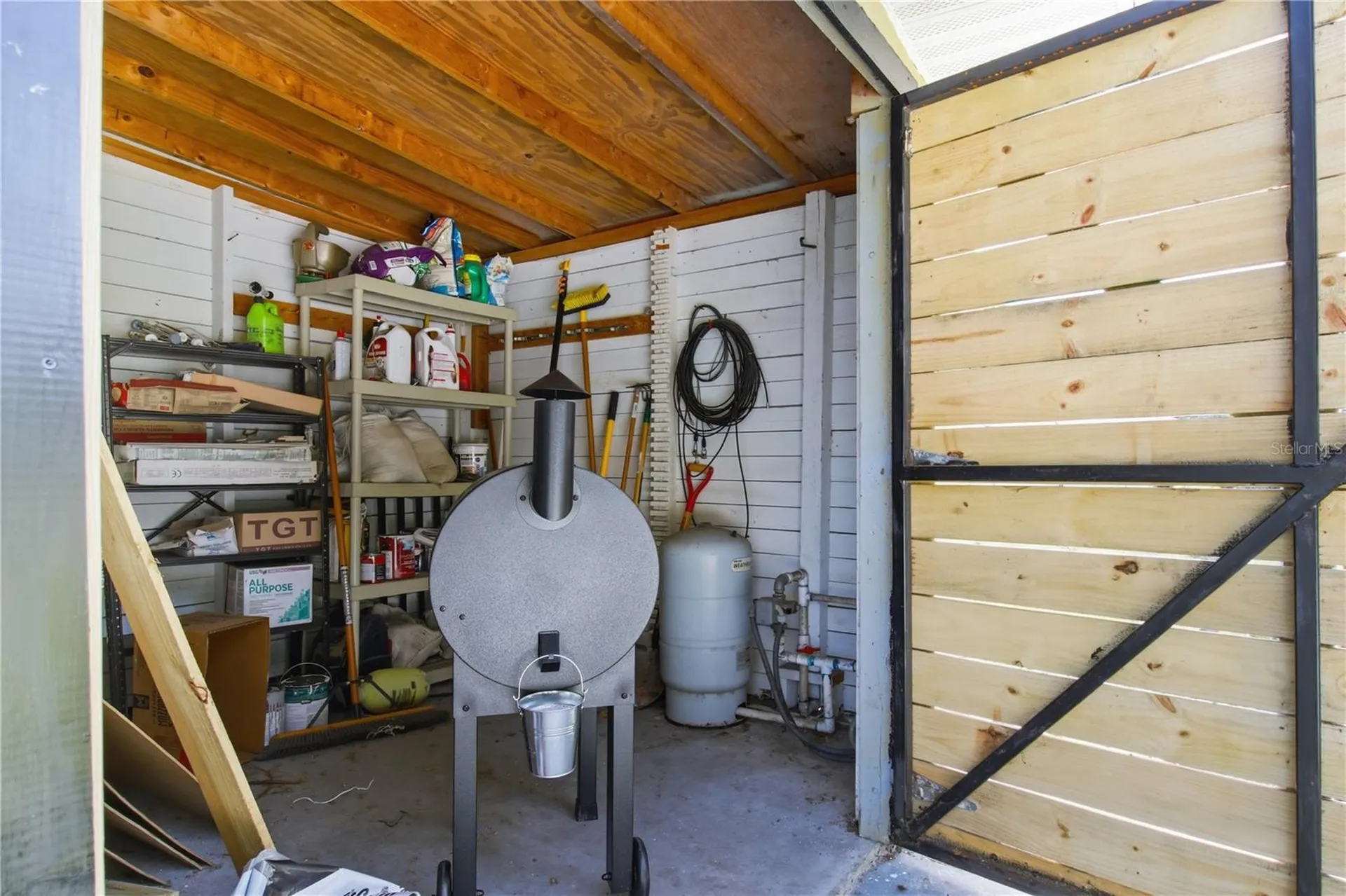 1381 Cr 446a Lake Panasoffkee FL 33538