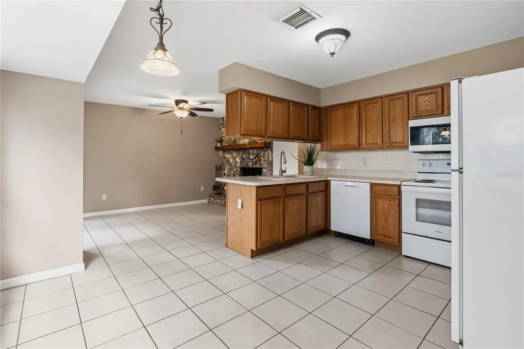 214 E Floyd Avenue Lake Mary FL 32746