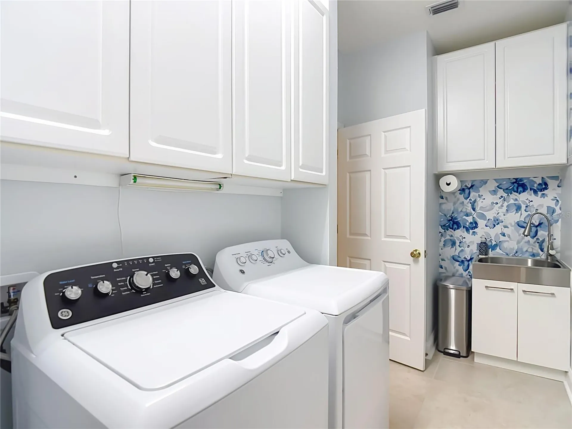 19101 Golden Cacoon Place Lutz FL 33558