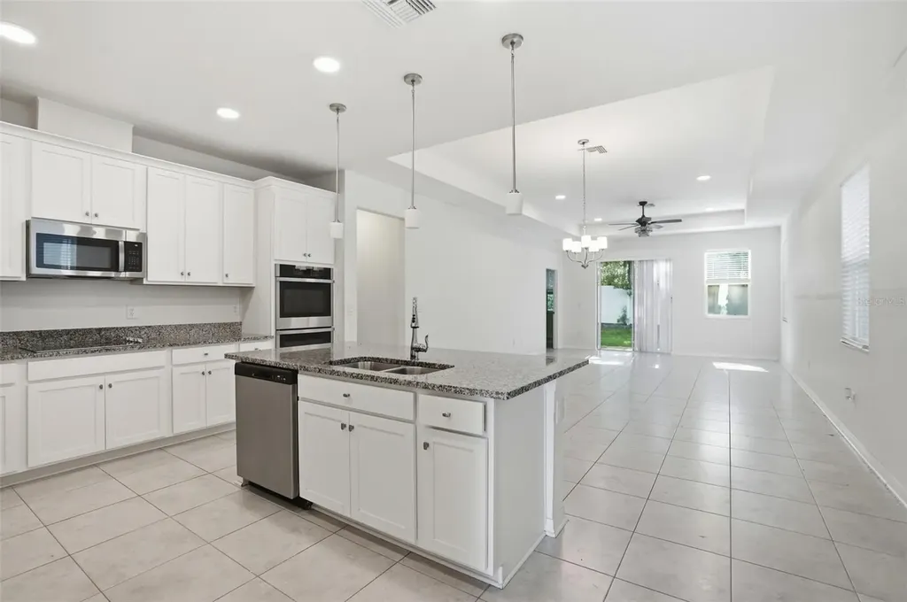 11996 Hilltop Farms Drive Dade City FL 33525