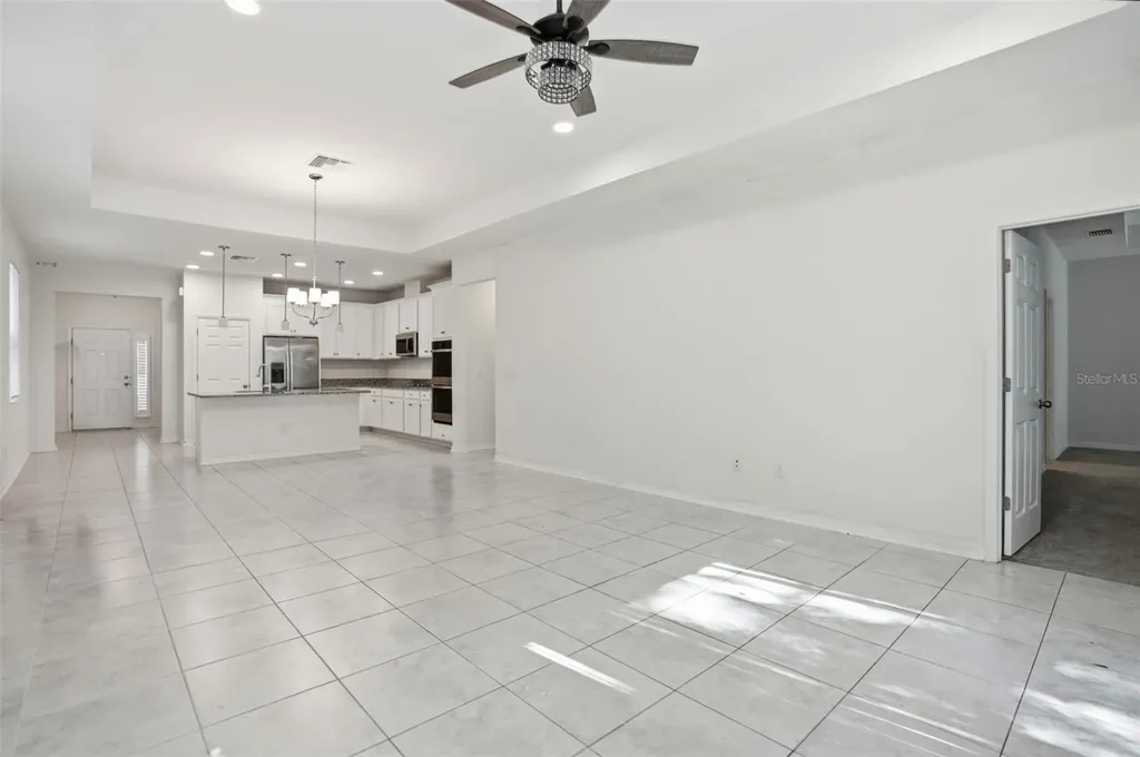 11996 Hilltop Farms Drive Dade City FL 33525