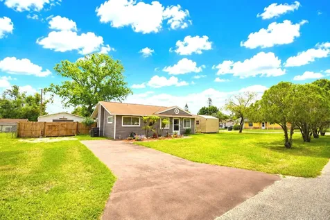 142 Martha Drive Lake Wales FL 33898