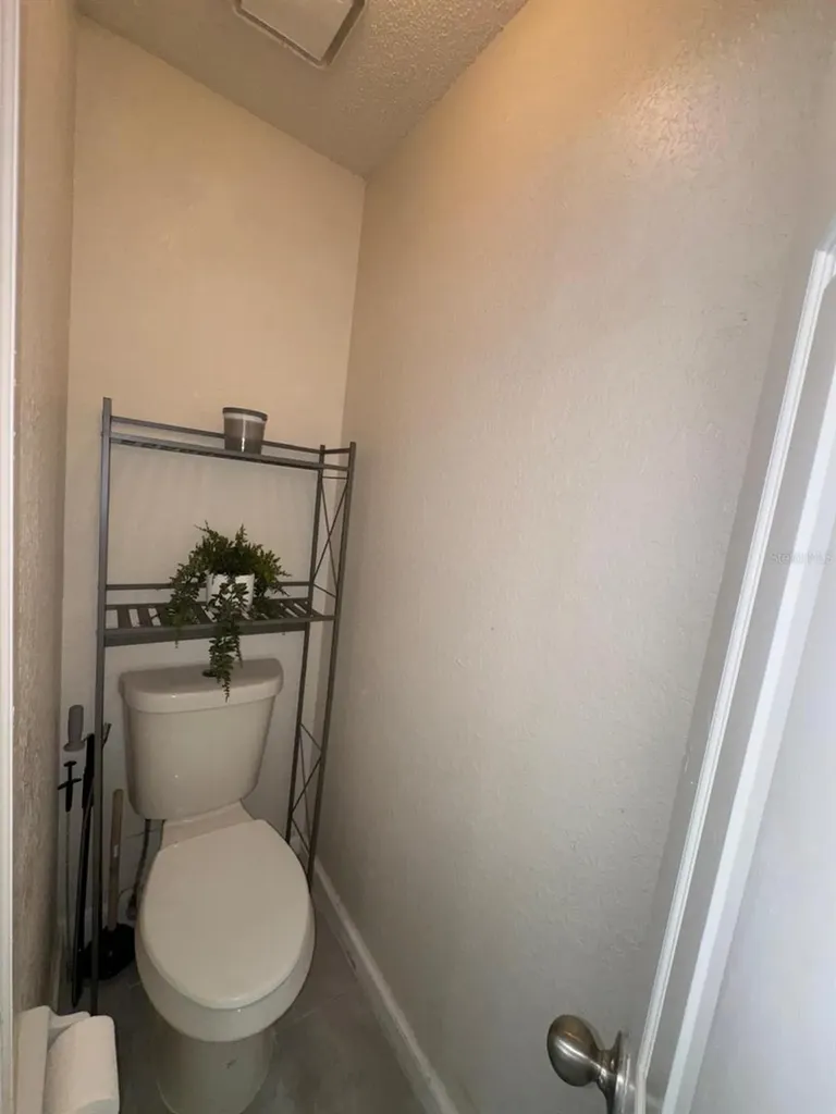 940 Douglas Avenue Altamonte Springs FL 32714