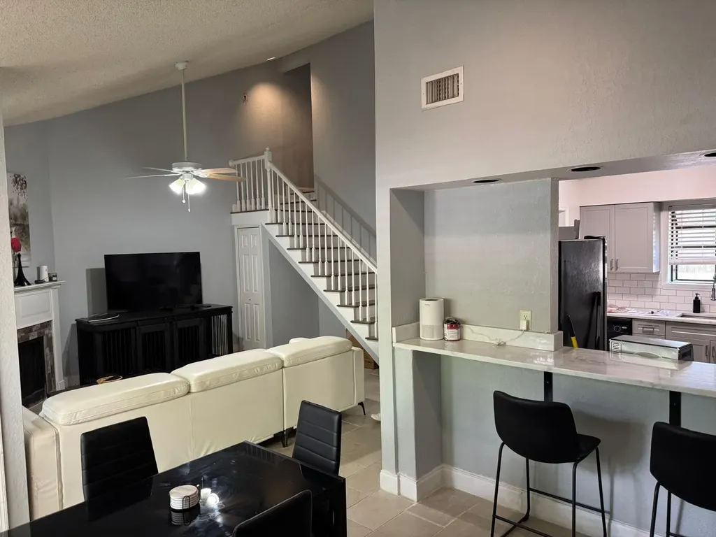 940 Douglas Avenue Altamonte Springs FL 32714