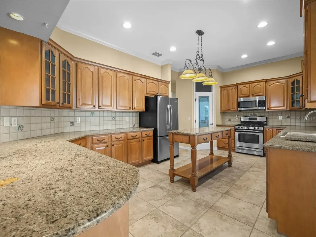 3611 N Forbes Road Plant City FL 33565