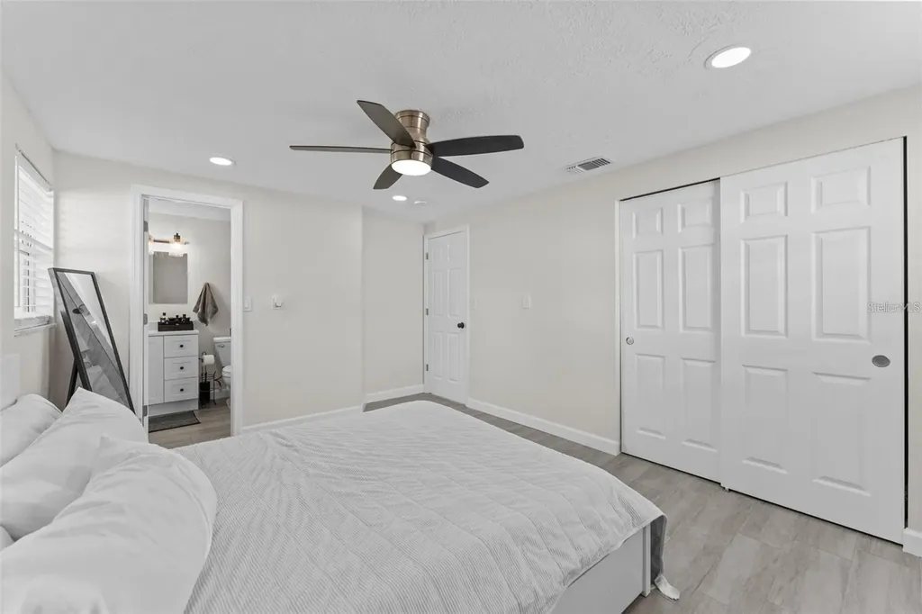 5501 Denver Street NE St Petersburg FL 33703