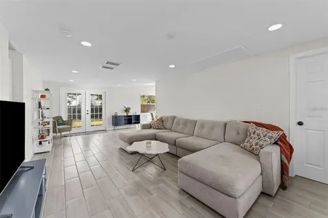 5501 Denver Street NE St Petersburg FL 33703