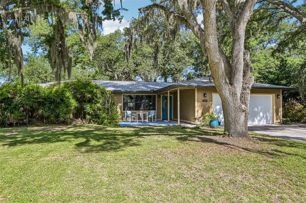3304 Swaan Lane Sarasota FL 34235