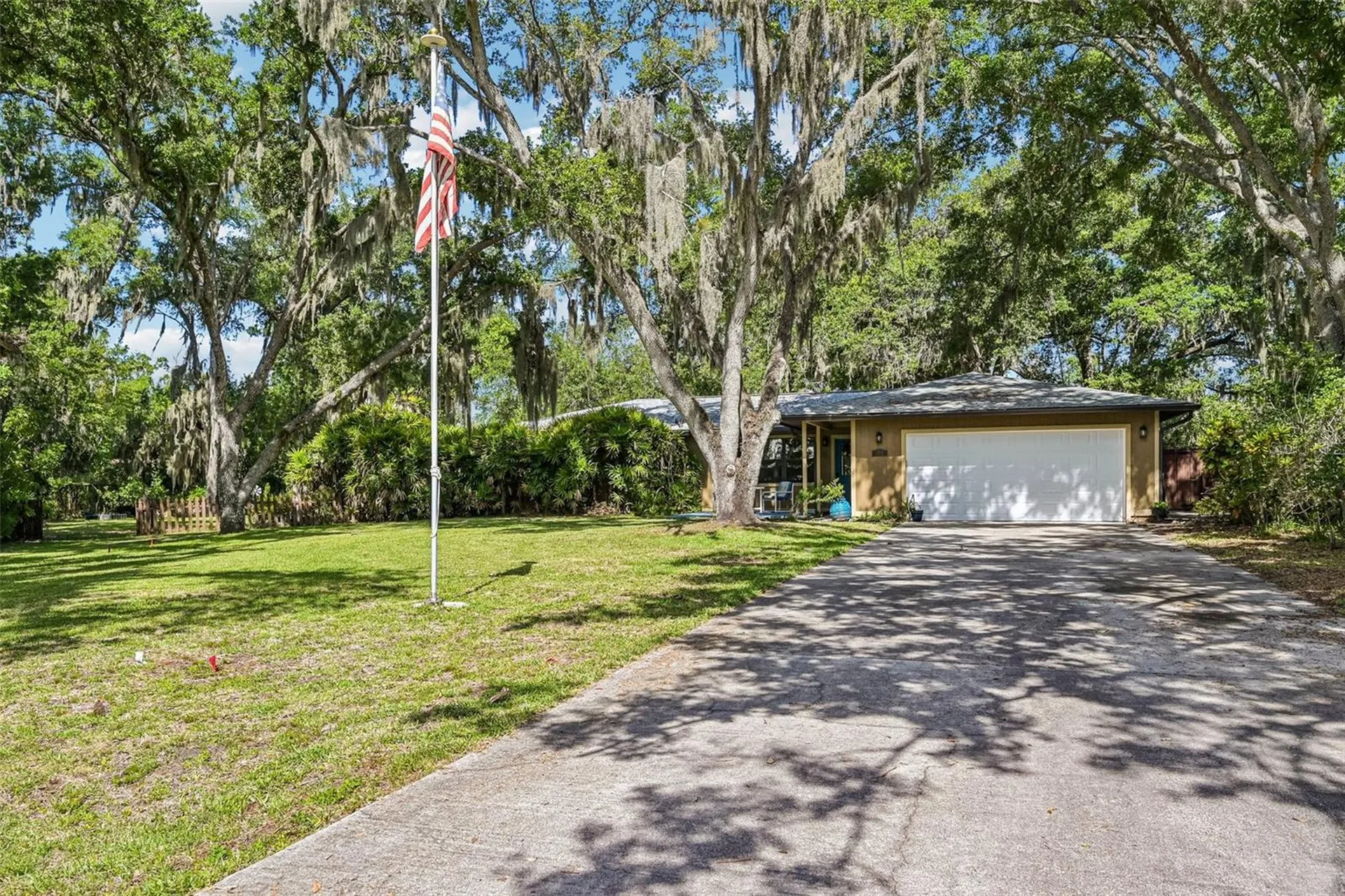 3304 Swaan Lane Sarasota FL 34235