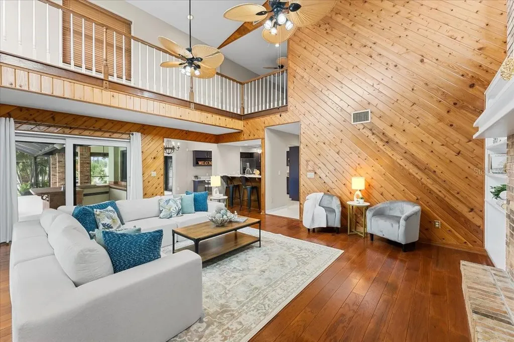 1589 Mary Lane Tarpon Springs FL 34689