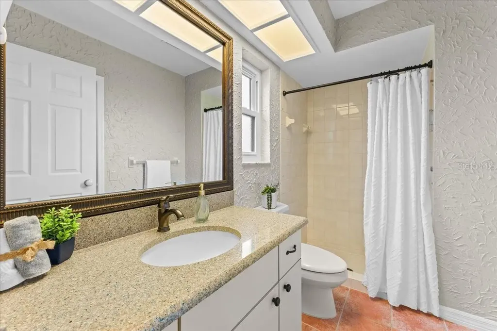 1589 Mary Lane Tarpon Springs FL 34689
