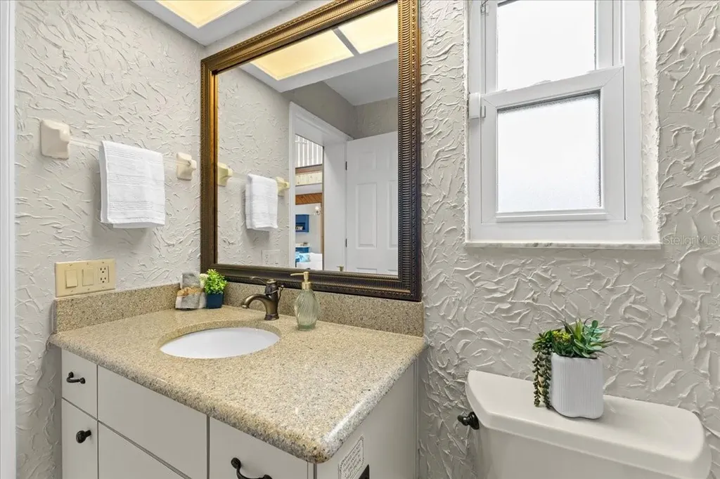 1589 Mary Lane Tarpon Springs FL 34689