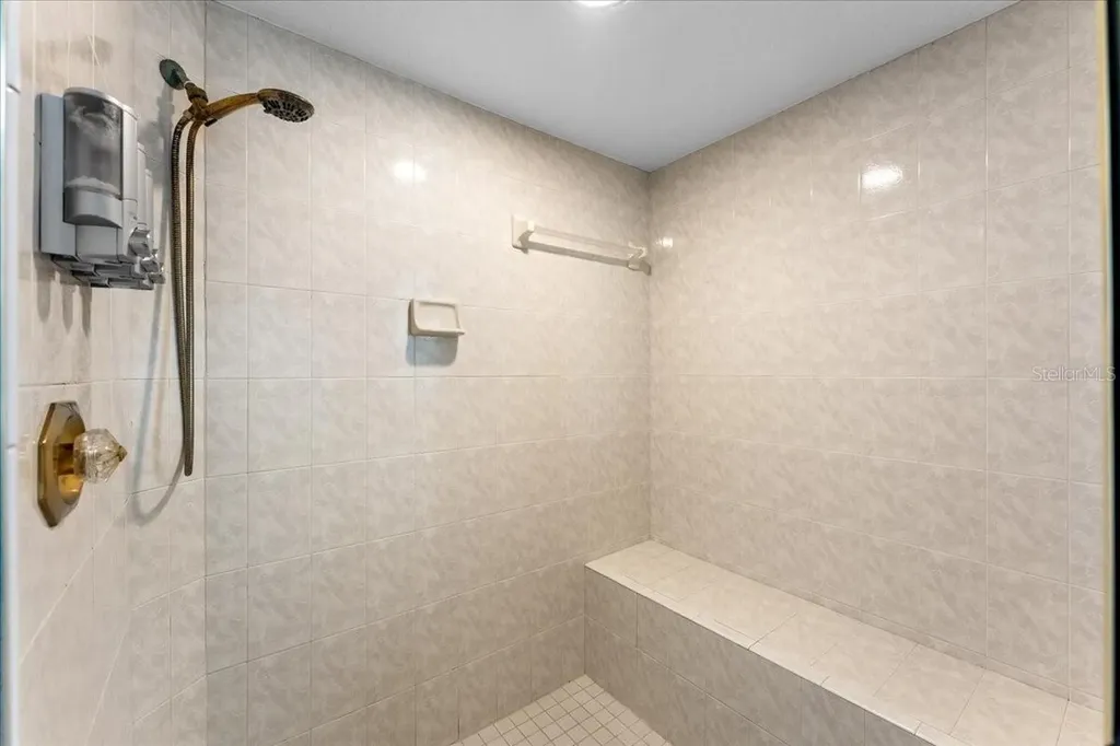 1589 Mary Lane Tarpon Springs FL 34689