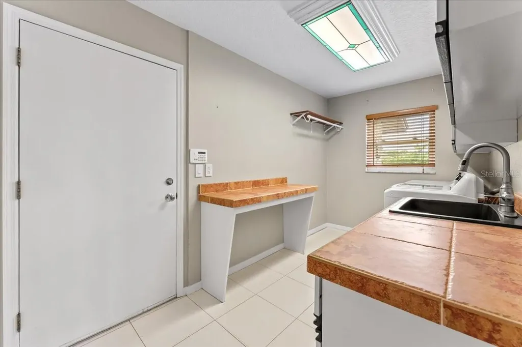 1589 Mary Lane Tarpon Springs FL 34689