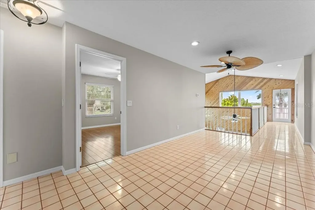 1589 Mary Lane Tarpon Springs FL 34689