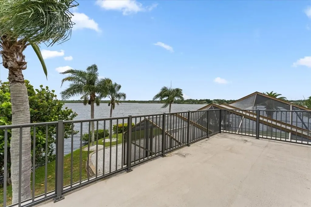 1589 Mary Lane Tarpon Springs FL 34689