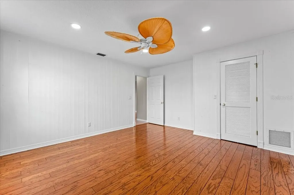 1589 Mary Lane Tarpon Springs FL 34689