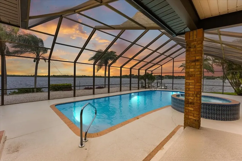 1589 Mary Lane Tarpon Springs FL 34689