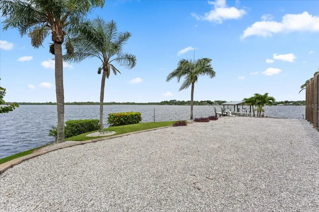 1589 Mary Lane Tarpon Springs FL 34689