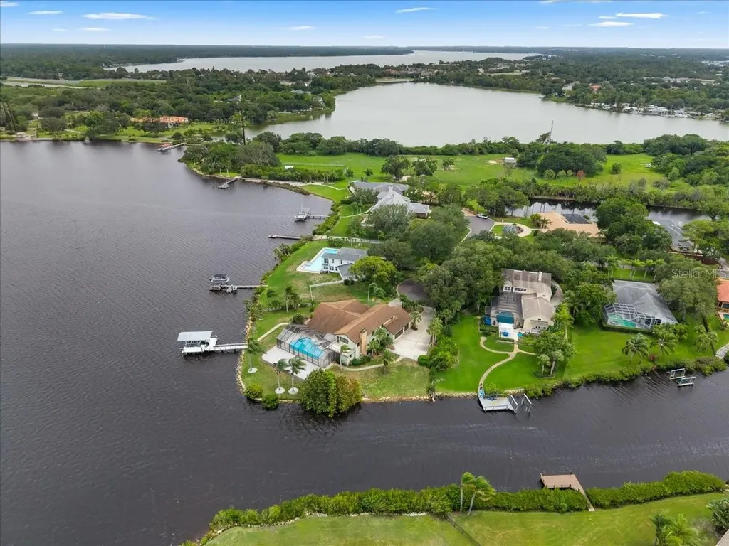 1589 Mary Lane Tarpon Springs FL 34689