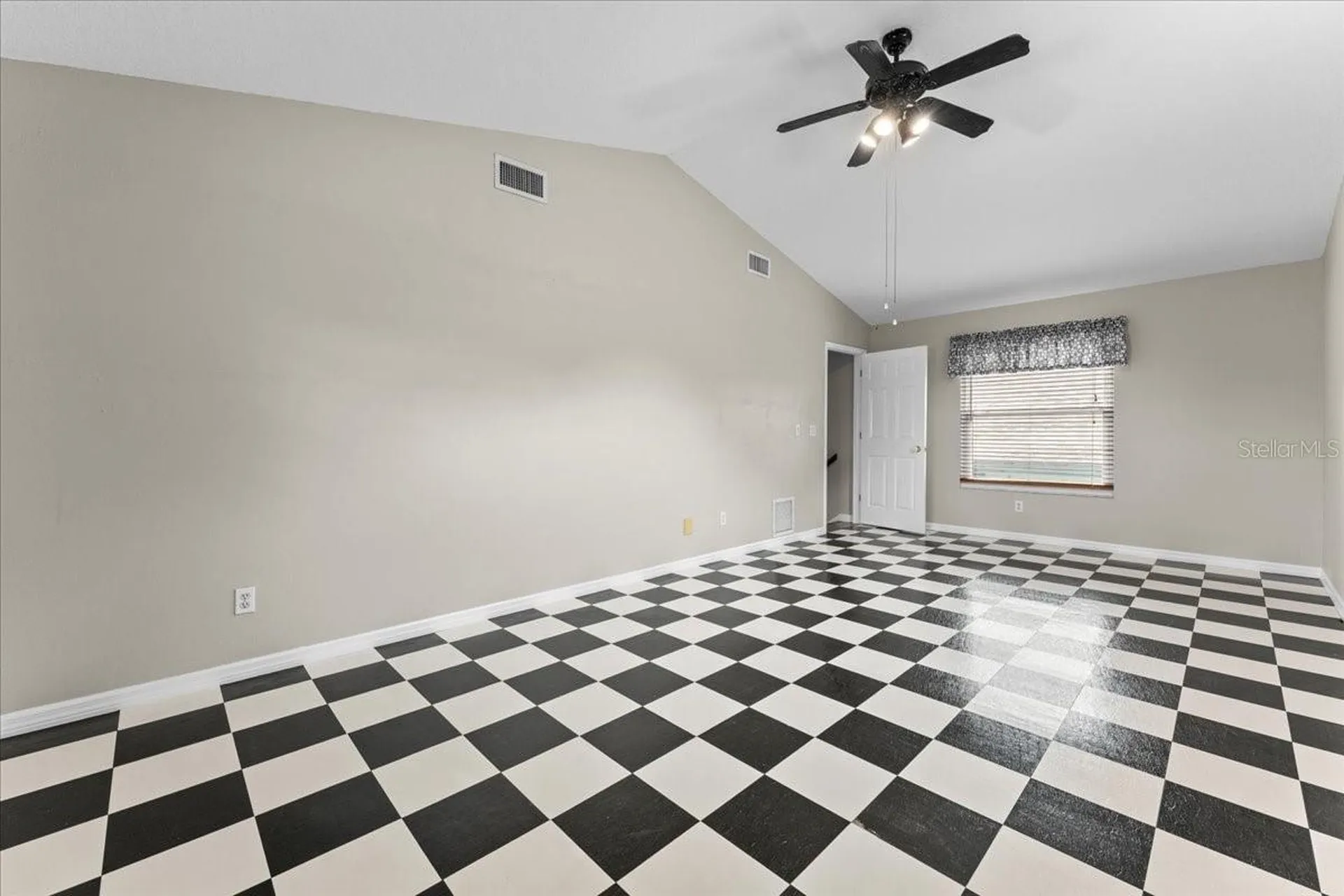 1589 Mary Lane Tarpon Springs FL 34689