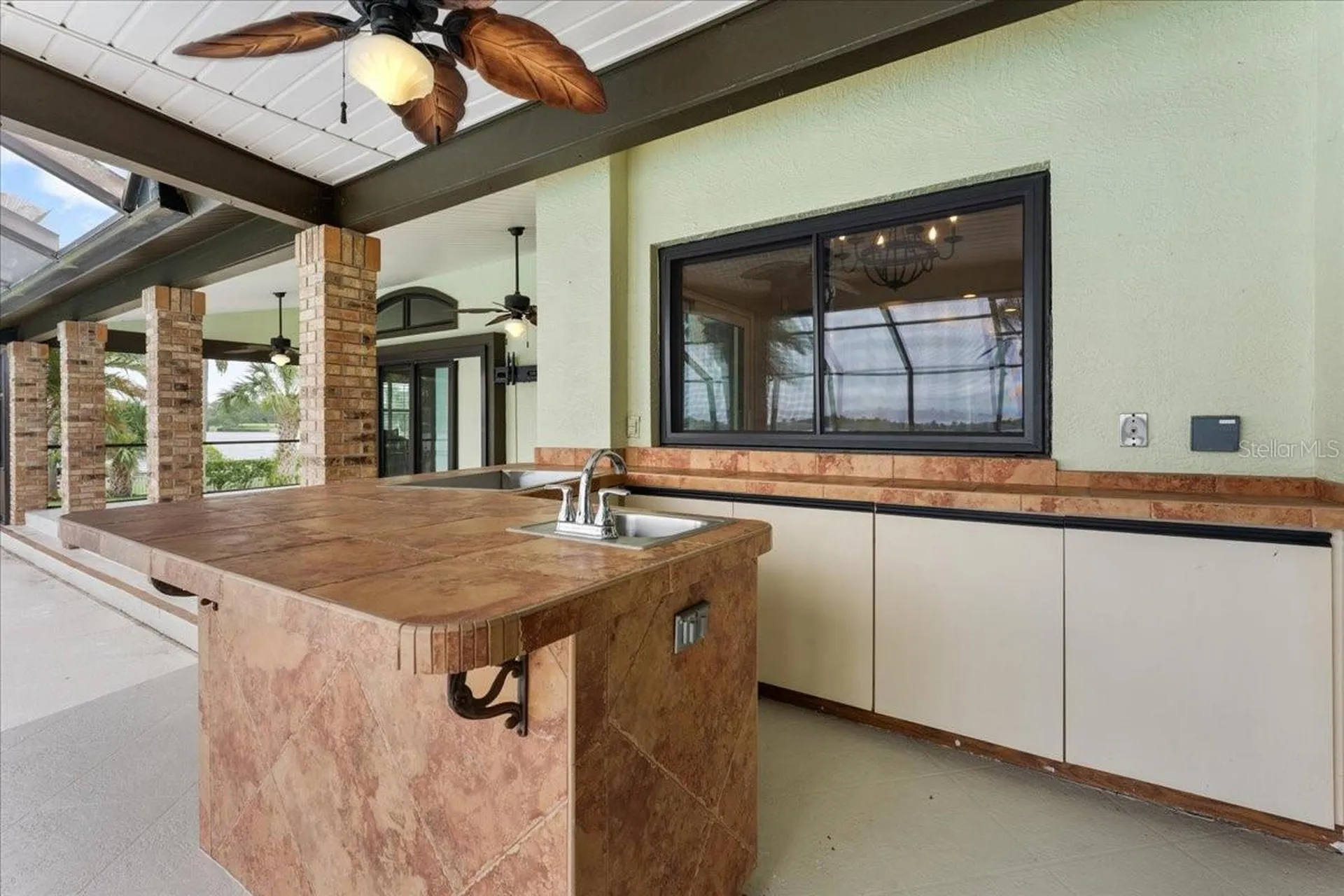1589 Mary Lane Tarpon Springs FL 34689
