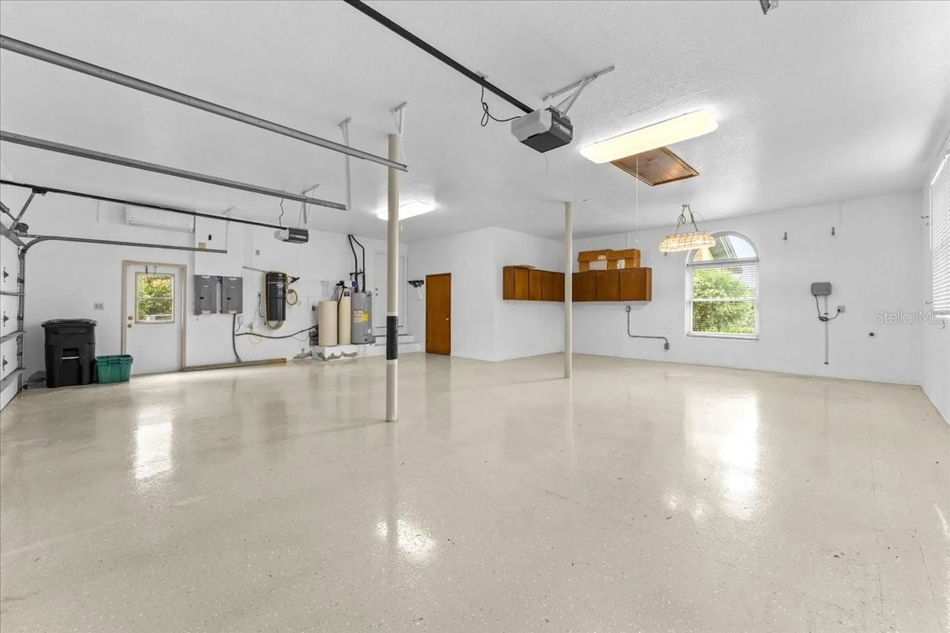 1589 Mary Lane Tarpon Springs FL 34689