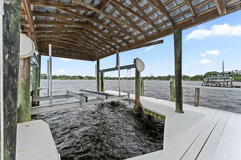 1589 Mary Lane Tarpon Springs FL 34689