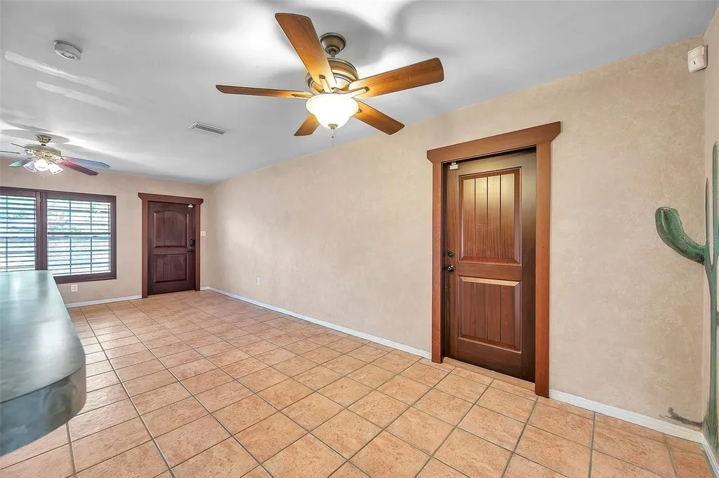 7555 19th Avenue N St Petersburg FL 33710
