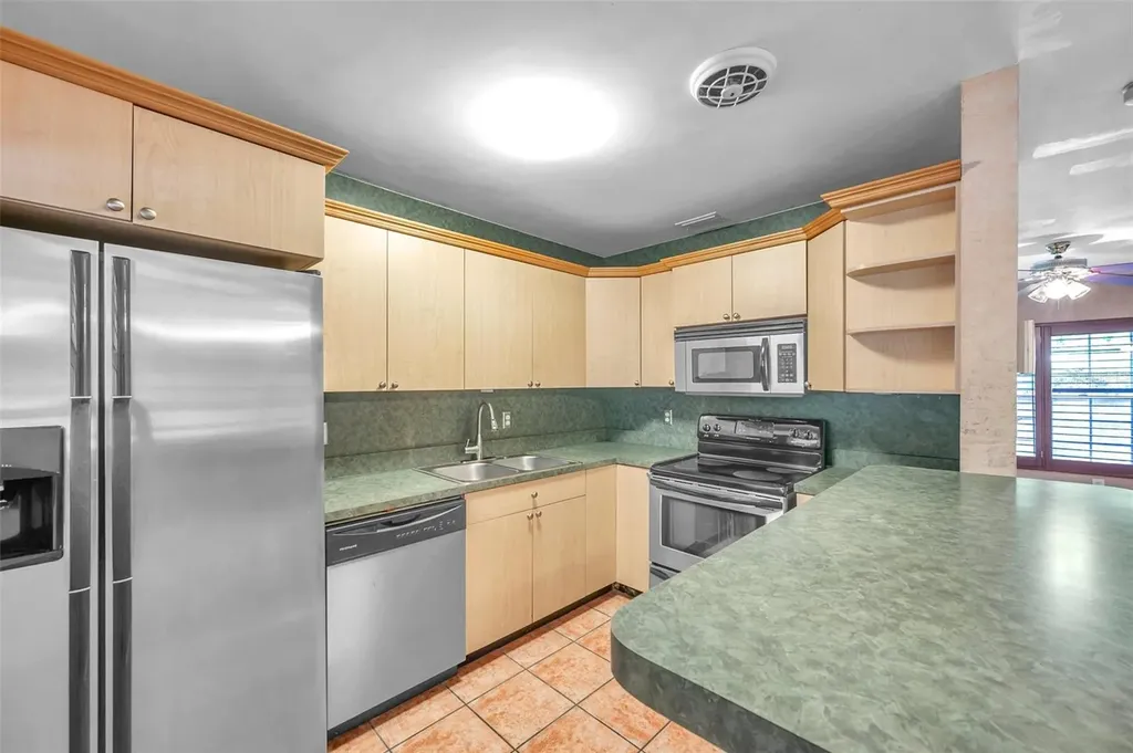 7555 19th Avenue N St Petersburg FL 33710