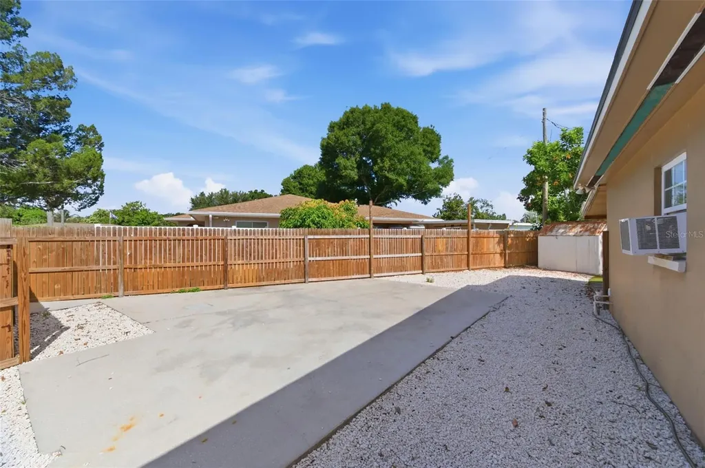 7555 19th Avenue N St Petersburg FL 33710