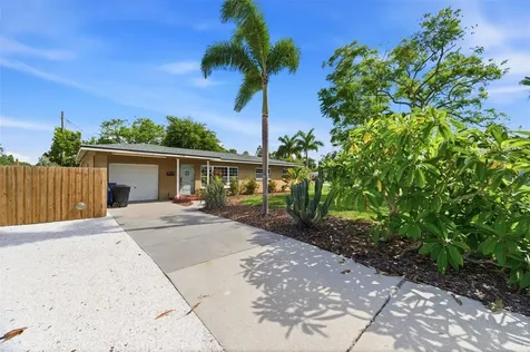 7555 19th Avenue N St Petersburg FL 33710