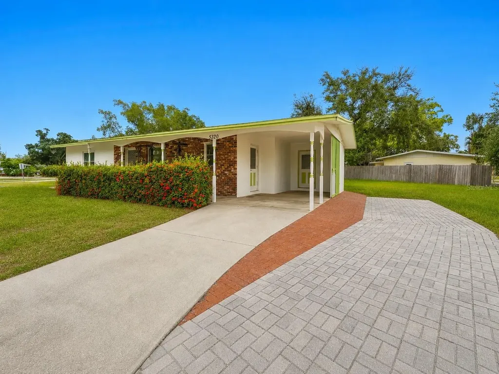 5320 41st Avenue W Bradenton FL 34209