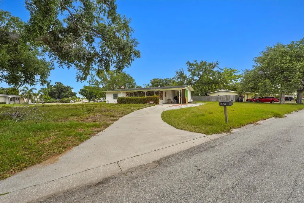 5320 41st Avenue W Bradenton FL 34209