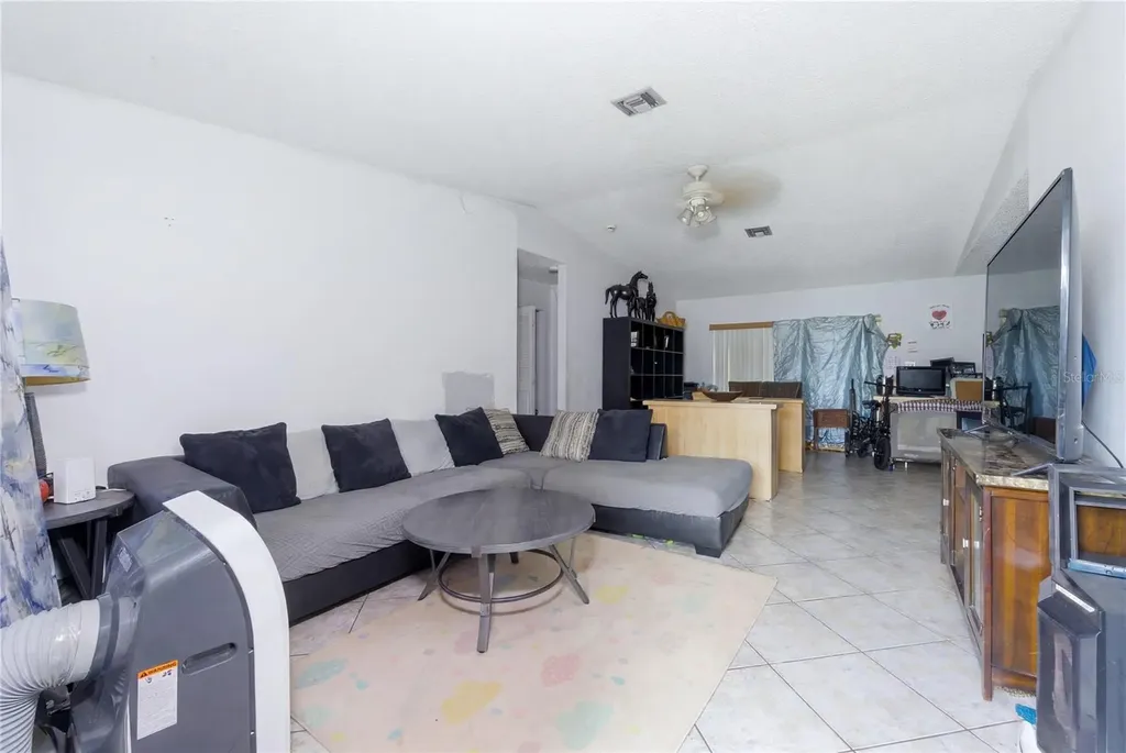 3121 N 72nd Way Hollywood FL 33024