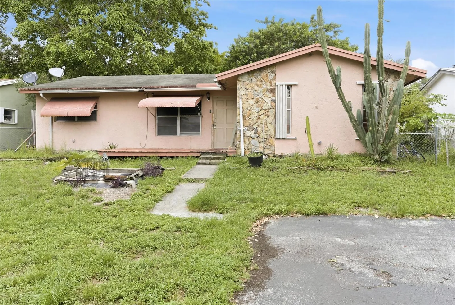 3121 N 72nd Way Hollywood FL 33024