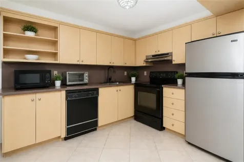 3121 N 72nd Way Hollywood FL 33024